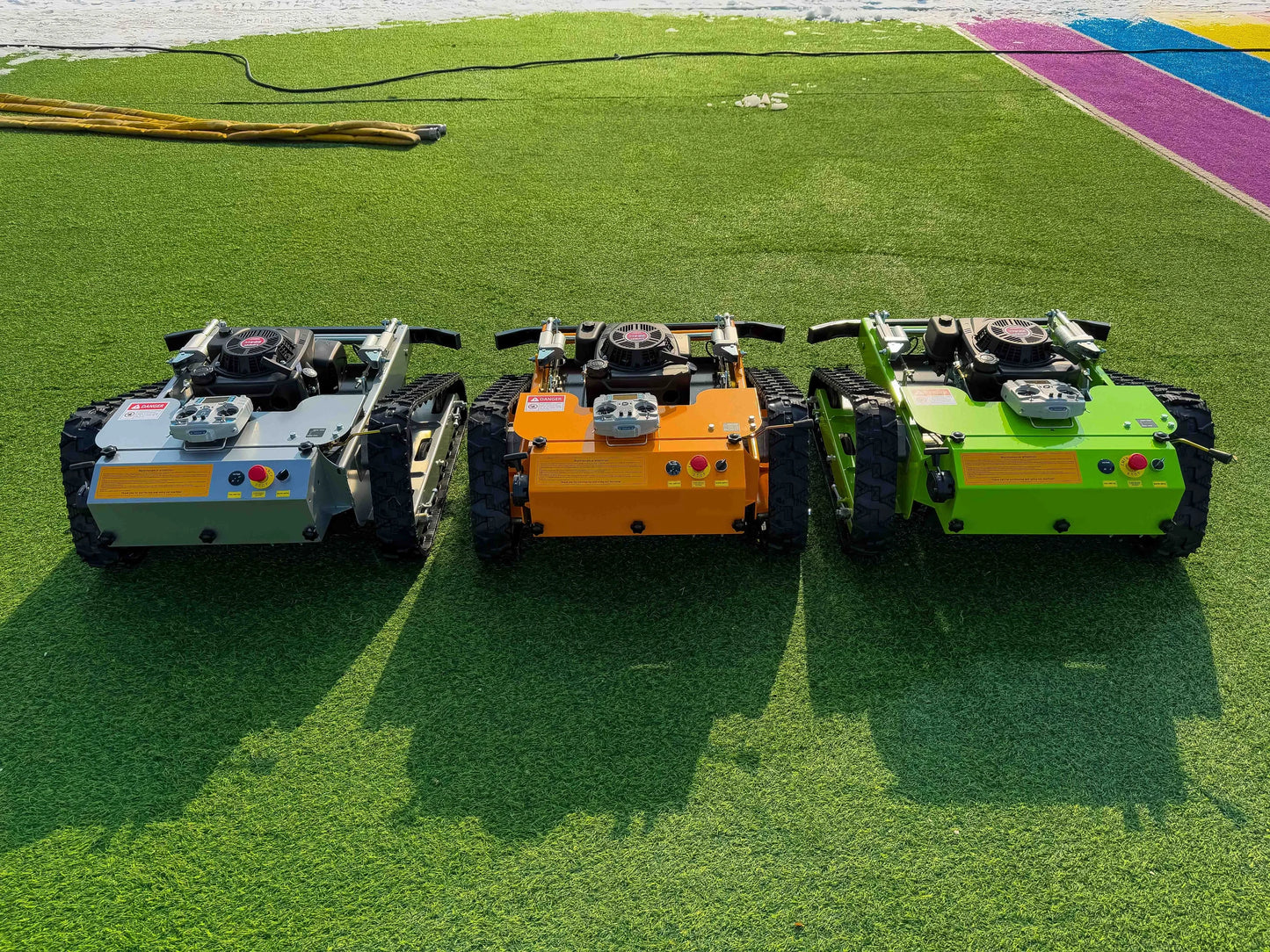 800mm All-Terrain Automatic Lawn Mower Remote Control Multifunctional Garden Weeding Track Type